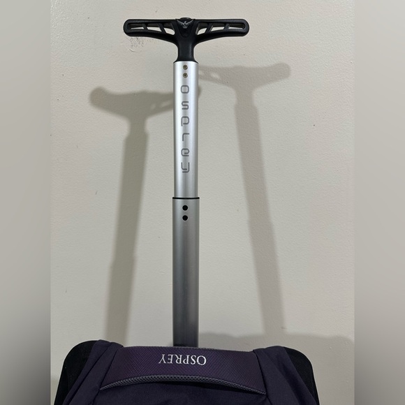Osprey Black and purple Wheeled Travel Bag - Picture 7 of 8